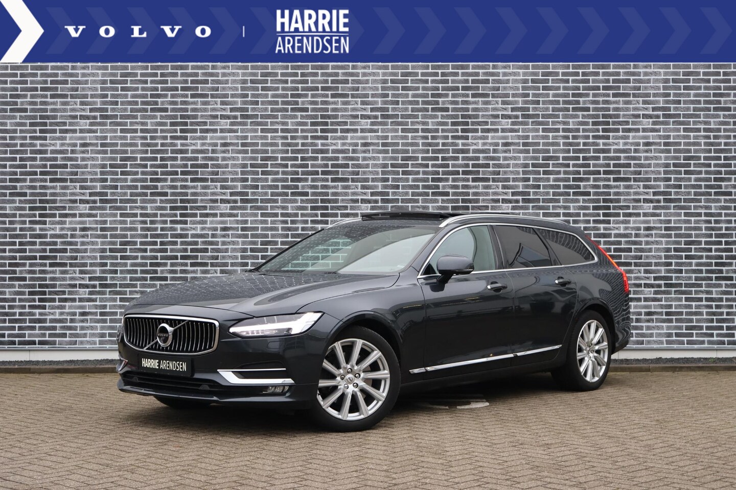 Volvo V90 - 2.0 T4 Inscription | Panoramadak | Head Up display | 360 Camera | Luchtvering | Parkeerver - AutoWereld.nl