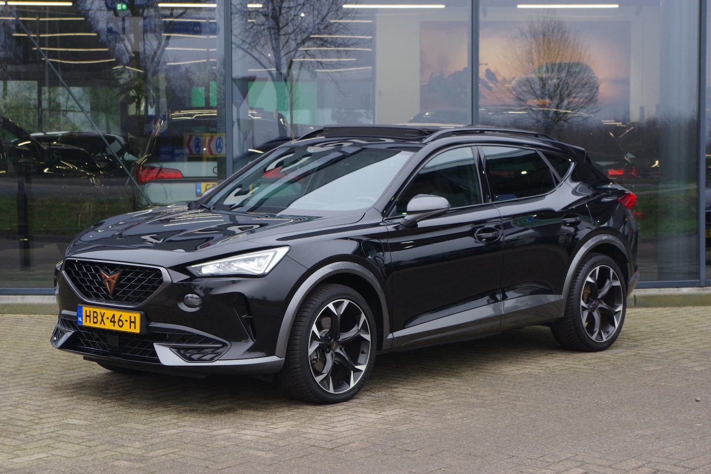 CUPRA Formentor - 1.4 TSI 204 PK e-Hybrid Essential, Panoramadak, Adap. Cruise Control, LED, 19" LM, Stoelve - AutoWereld.nl