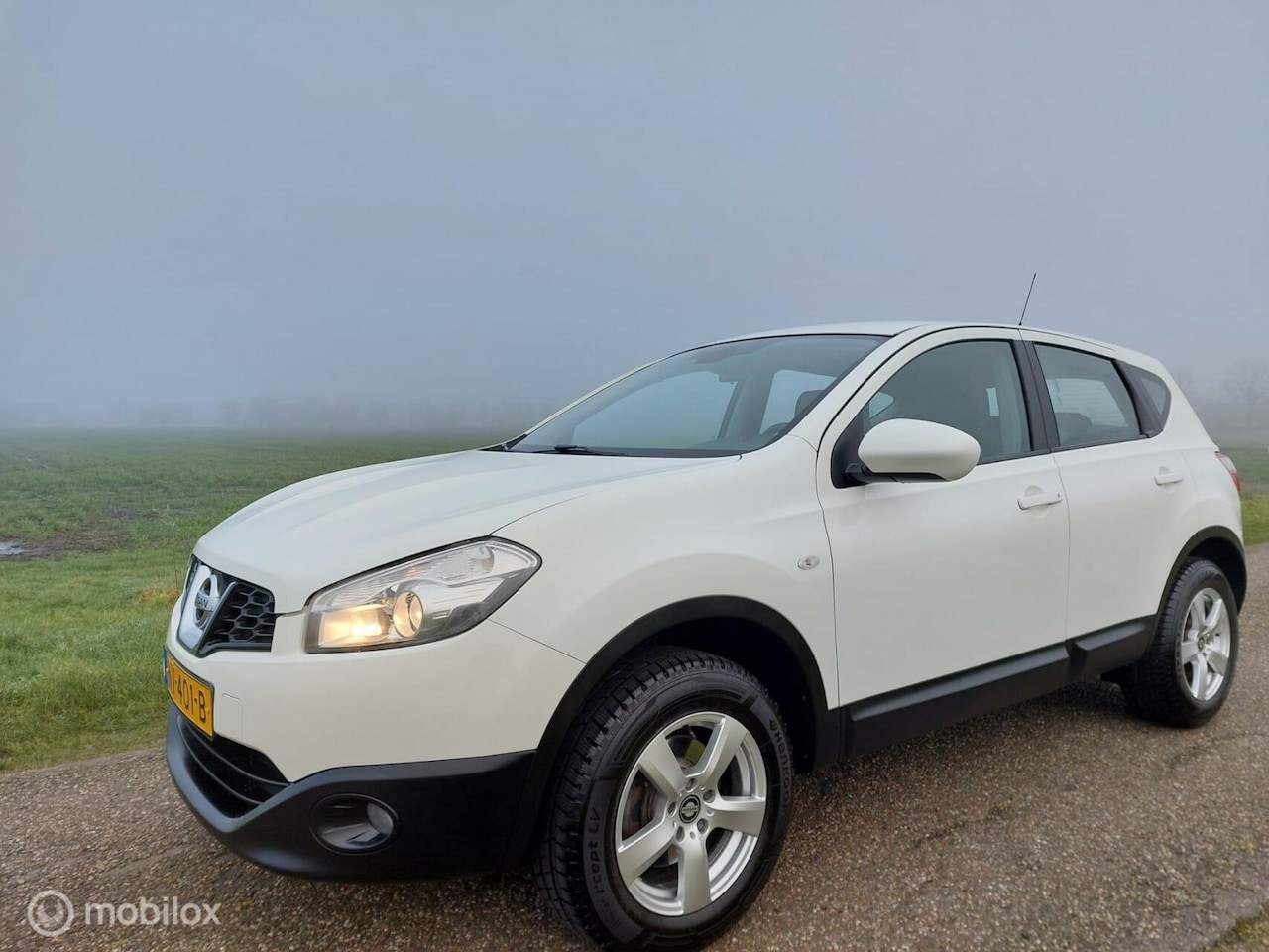 Nissan Qashqai - 1.6 Visia clima, camera, cruise, trekhaak etc - AutoWereld.nl