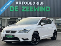 Seat Leon - 1.2 TSI Style Business|Trekhaak|Stoelverwarming