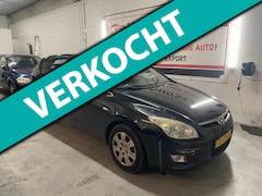 Hyundai i30 - 1.6i/AUTOMAAT/AIRCO