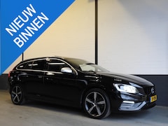 Volvo V60 - 2.0 T4 Business Sport R-Design LEER/SCHUIFDAK/XENON/18"LMV