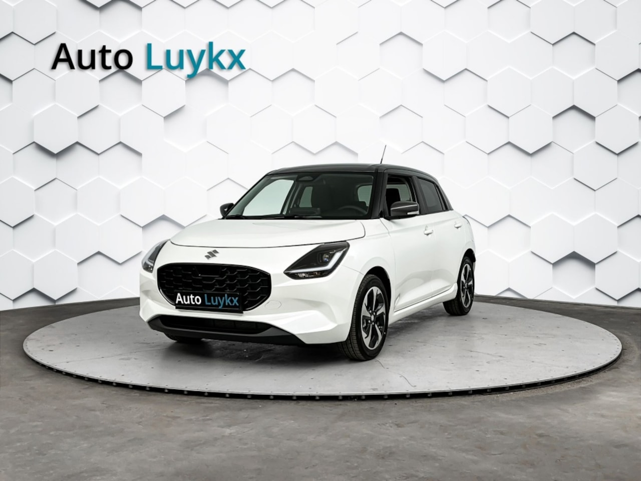 Suzuki Swift - 1.2 Style Smart Hybrid | Nieuw & rijklaar - AutoWereld.nl