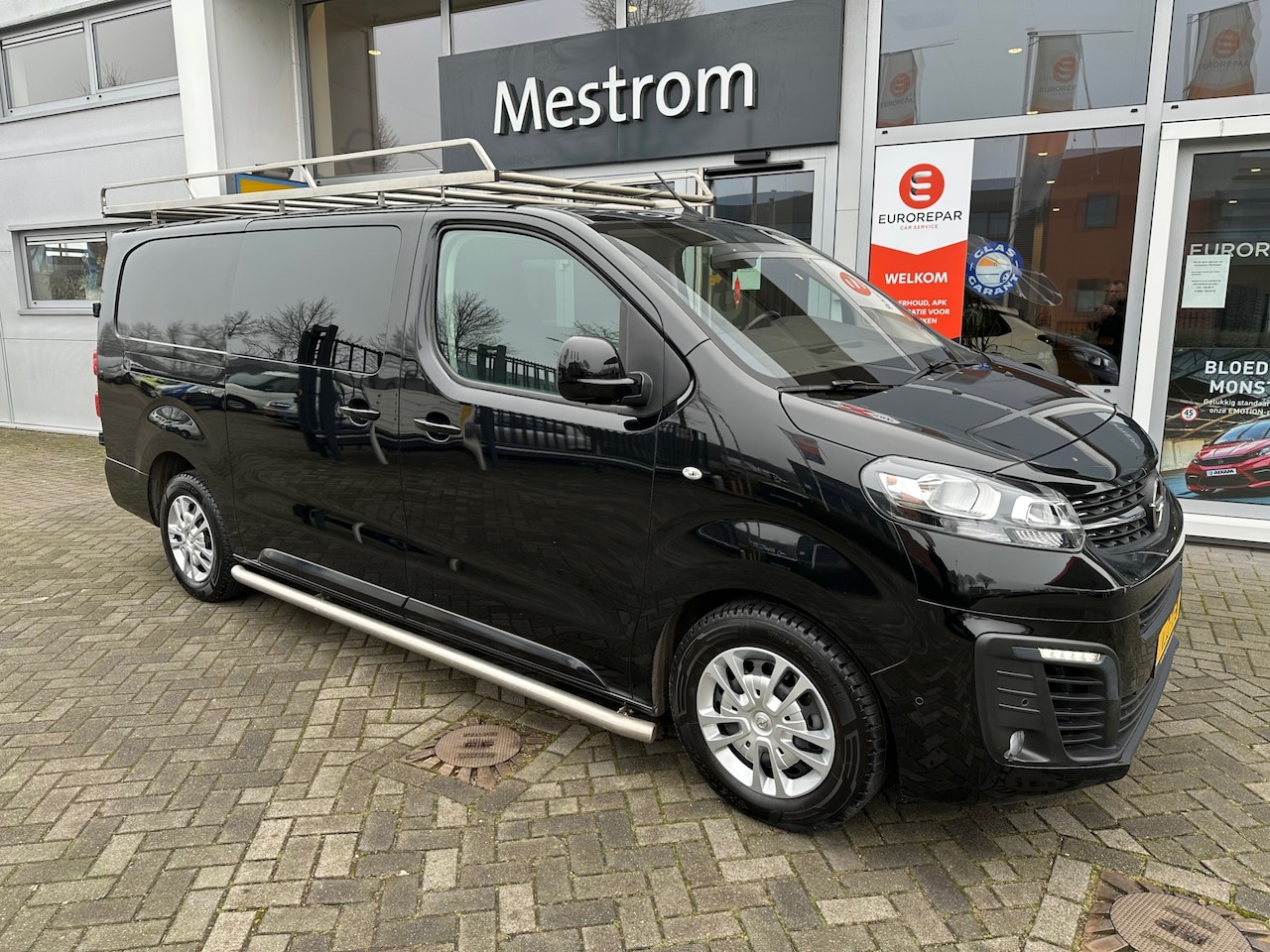 Opel Vivaro - 2.0 CDTI L3H1 DC Innovation/ lage km stand / 1e eigenaar - AutoWereld.nl