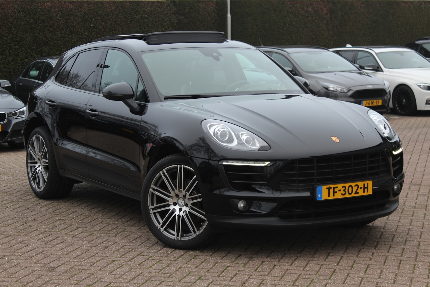 Porsche Macan - 2.0 / Panoramadak / Leder / 21'' / Parkeerhulp V+A / Navigatie / Stoelverwarming / Cruise - AutoWereld.nl