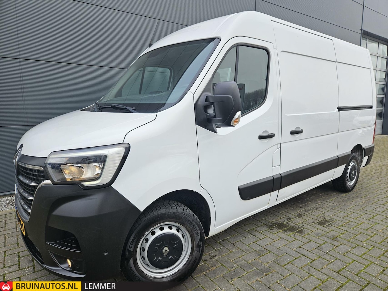 Renault Master - 2.3 dCi L2H2 Climate Navi 146 PK 2 x schuifd - AutoWereld.nl