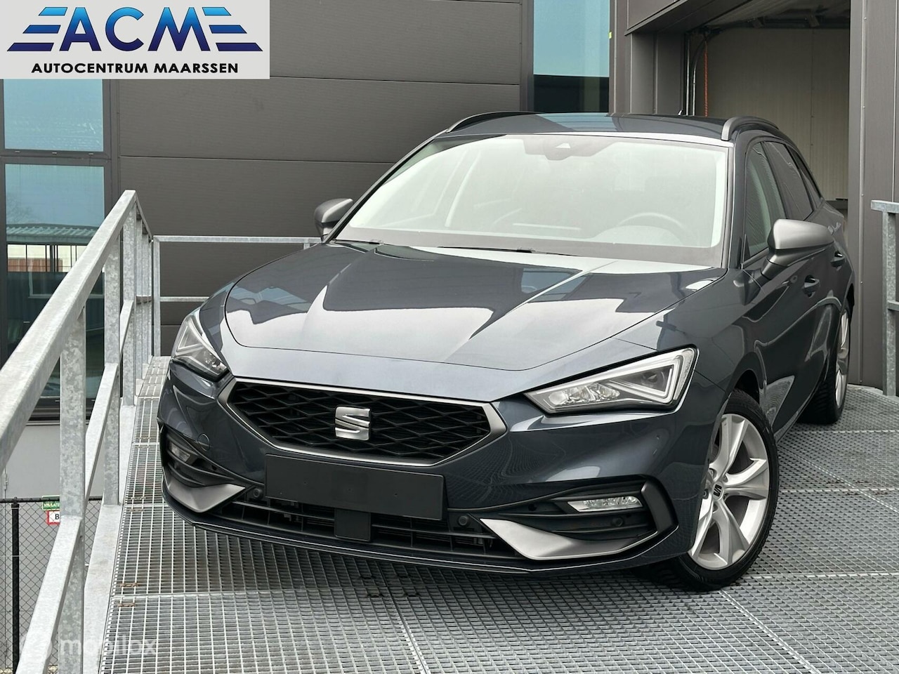 Seat Leon Sportstourer - 1.5 eTSI FR Business 1.5 eTSI FR Business - AutoWereld.nl