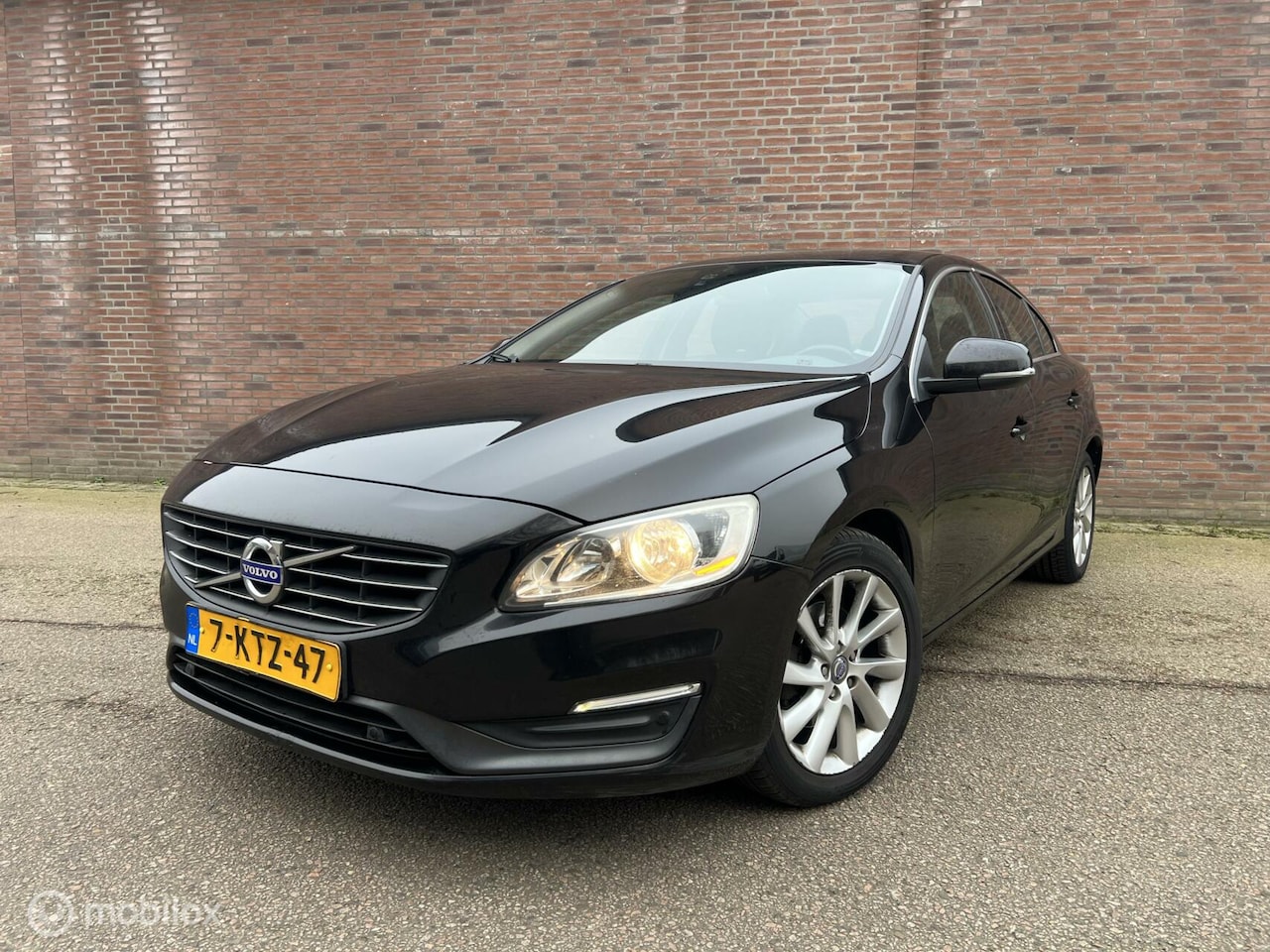 Volvo S60 - 2.0 D4 Momentum | Automaat | Navi | PDC | Netjes - AutoWereld.nl