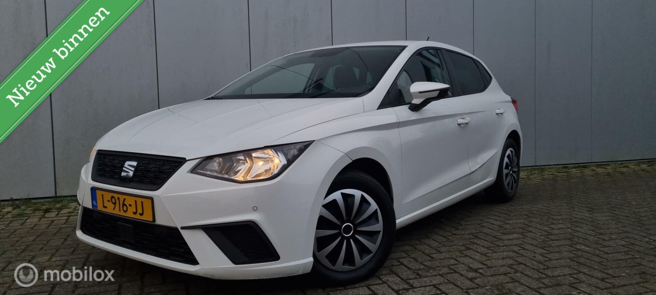 Seat Ibiza - 1.0 TSI Business Intense Beats/Carplay/CAMERA - AutoWereld.nl