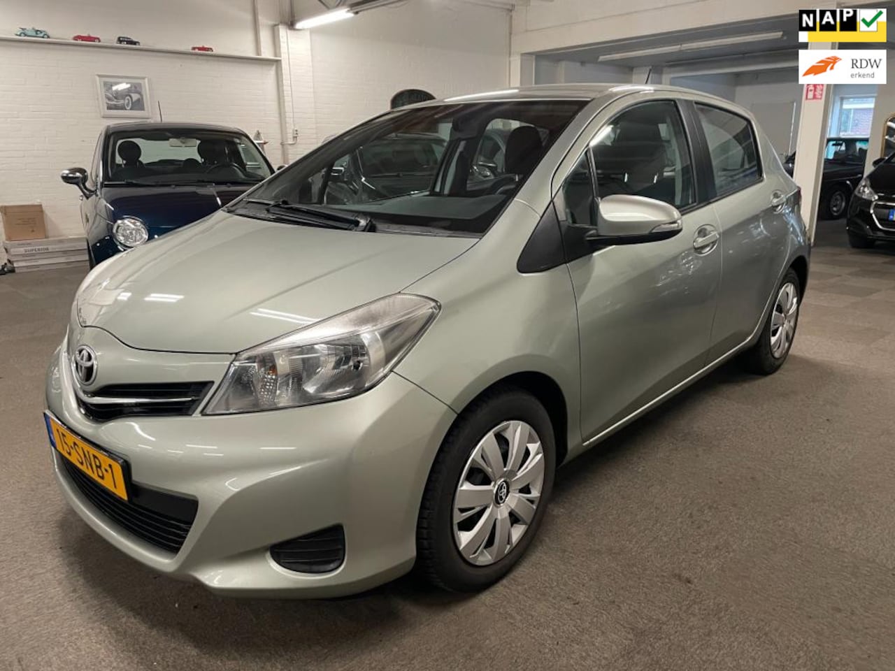 Toyota Yaris - 1.3 VVT-i Aspiration Automaat Airco cruise control - AutoWereld.nl