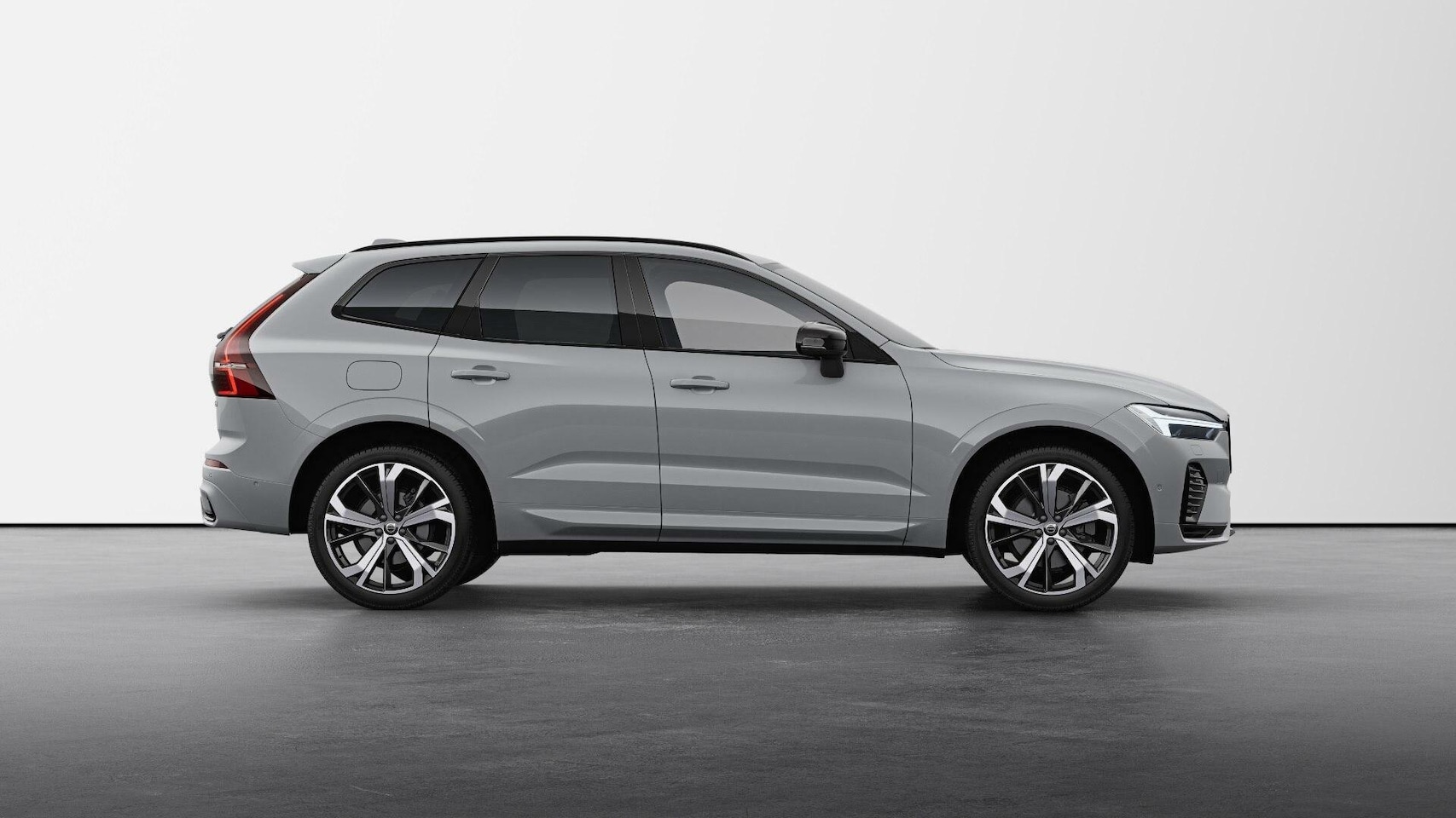 Volvo XC60 - 2.0 Recharge T6 AWD Ultra Dark Direct Leverbaar! - AutoWereld.nl