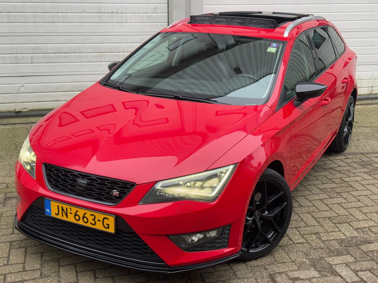 Seat Leon ST - 1.4 EcoTSI FR Connect Aut/Pano/Bluet/Trekhaak/Navi/Select mode/Camera - AutoWereld.nl