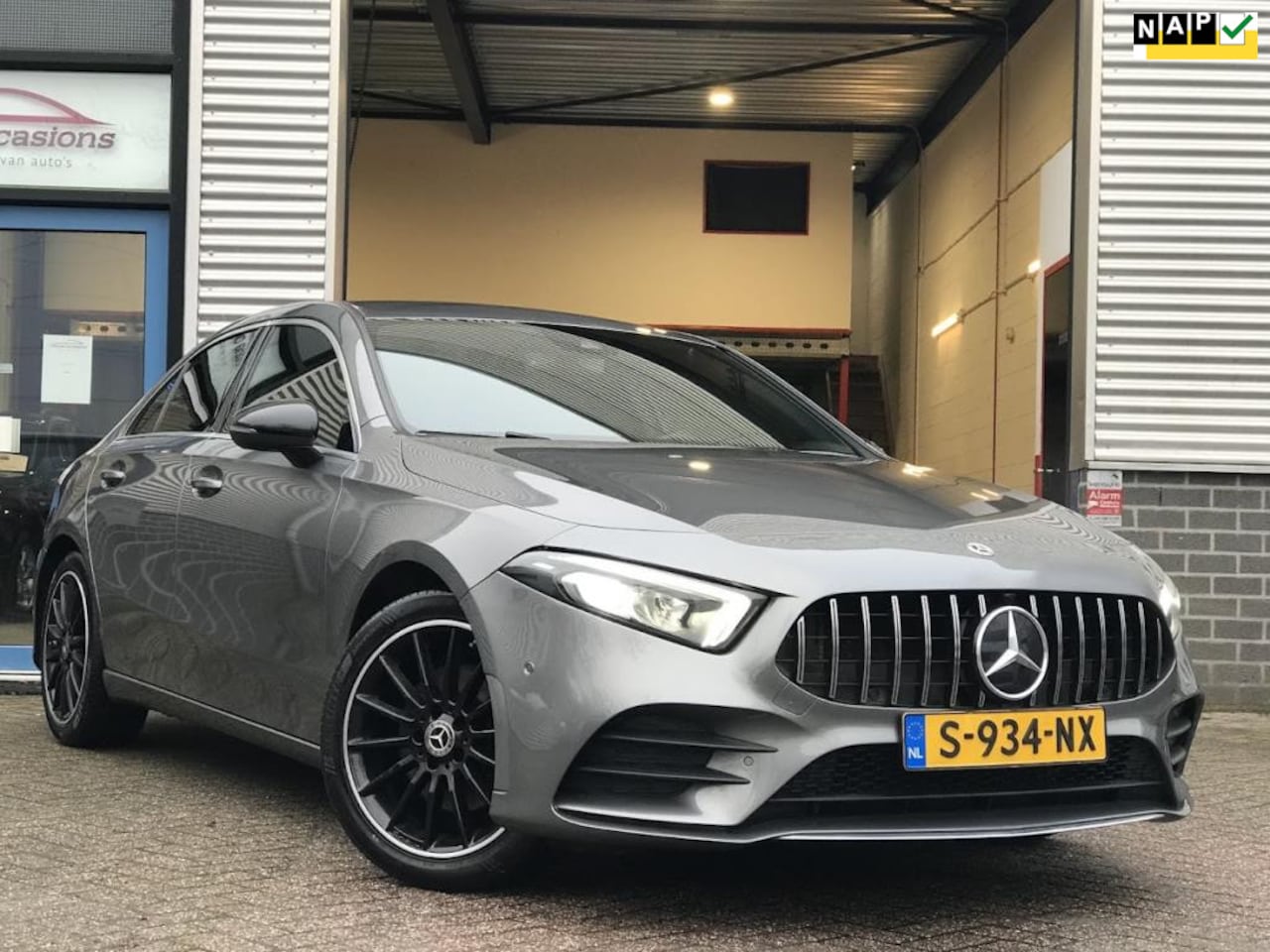 Mercedes-Benz A-klasse - 220 4MATIC Premium AMG|Sterrenhemel|Navi|Cruise - AutoWereld.nl