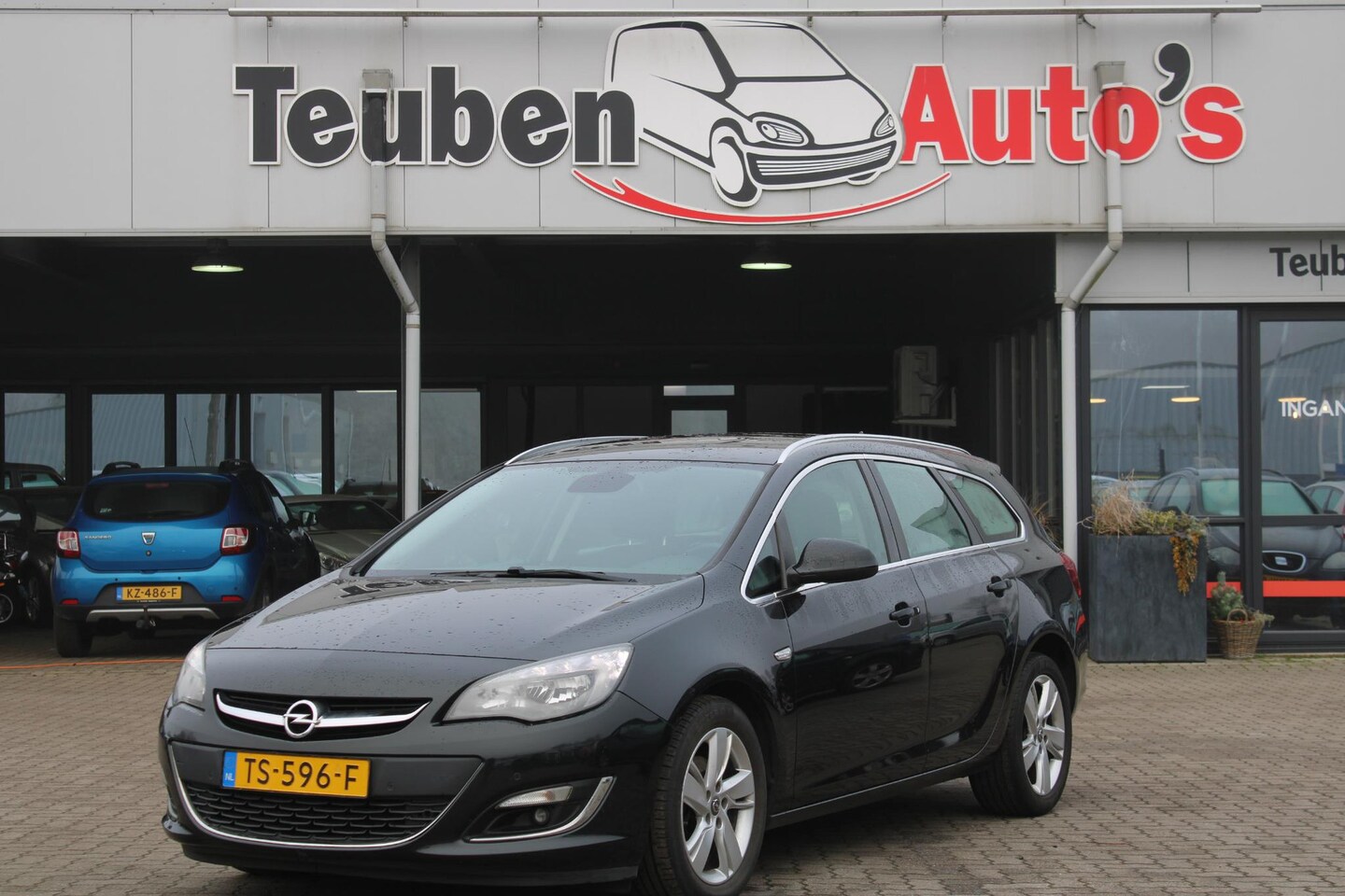 Opel Astra Sports Tourer - 1.7 CDTi S/S Cosmo Navigatie, Climate control, Cruise control, Lichtmetalen wielen - AutoWereld.nl