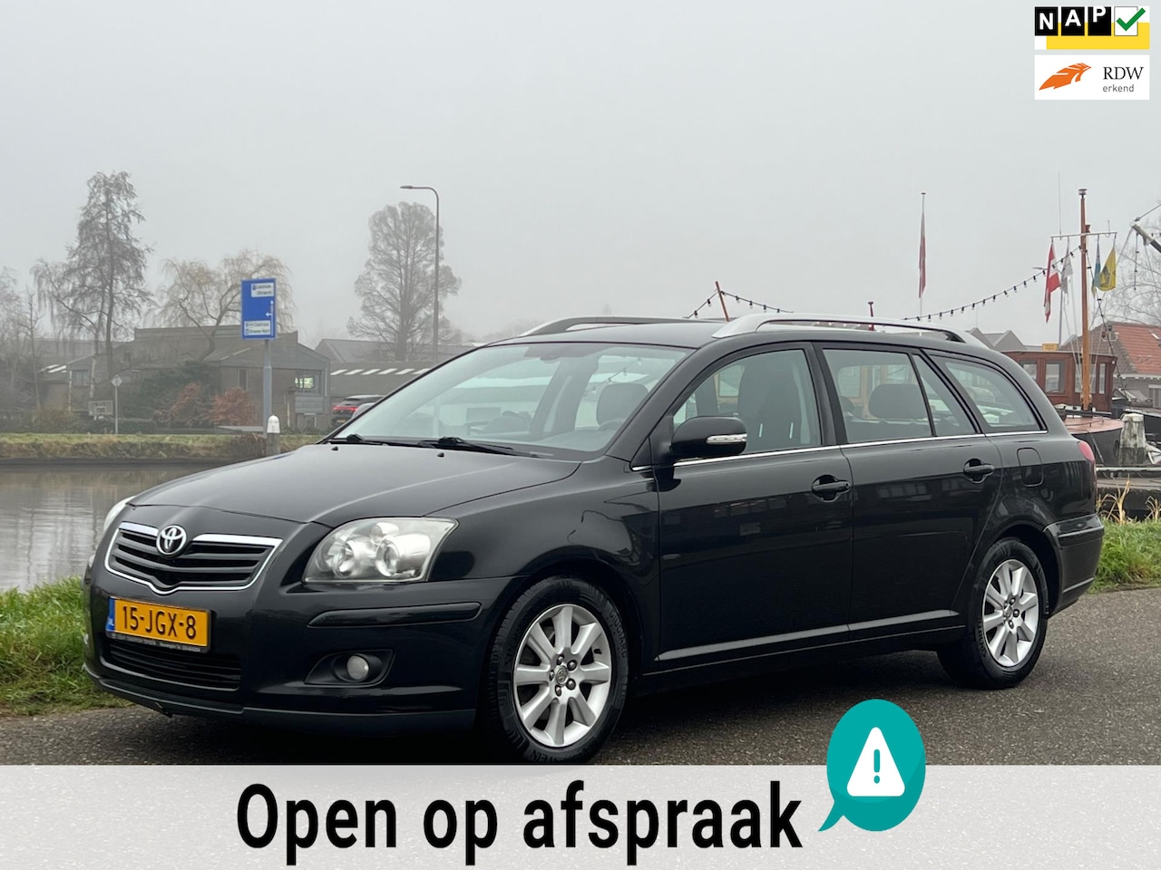 Toyota Avensis Wagon - 2.0 D-4D-F Luna EXPORT! - AutoWereld.nl