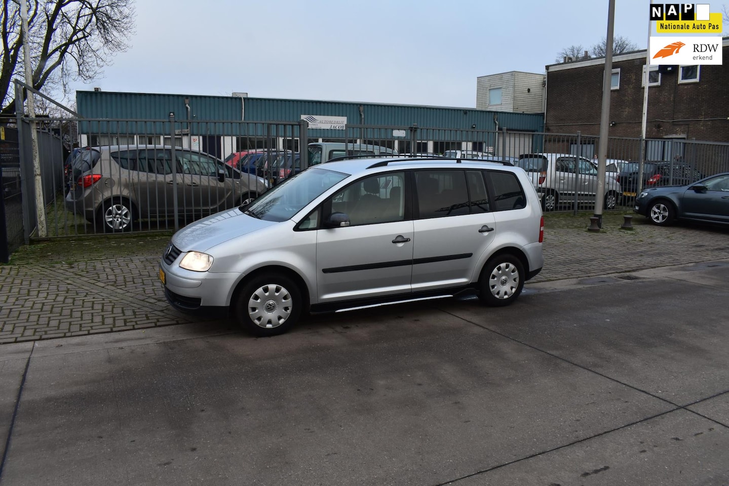 Volkswagen Touran - 1.6-16V FSI Turijn 1.6-16V FSI Turijn - AutoWereld.nl