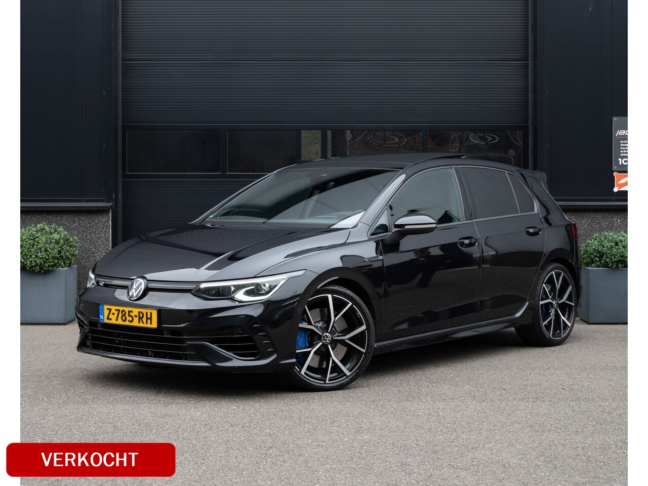 Volkswagen Golf - 2.0 TSI R 4Motion 320PK | Pano | HUD | Akra | Drift Modus | ACC | Leder | Memory | Perform - AutoWereld.nl