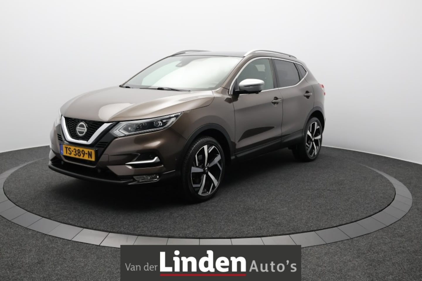 Nissan Qashqai - 1.2 Tekna + BOSE | Leer | Afn. Trekhaak | Panodak | Elektr. Stoelen | Navigatie | Camera - AutoWereld.nl