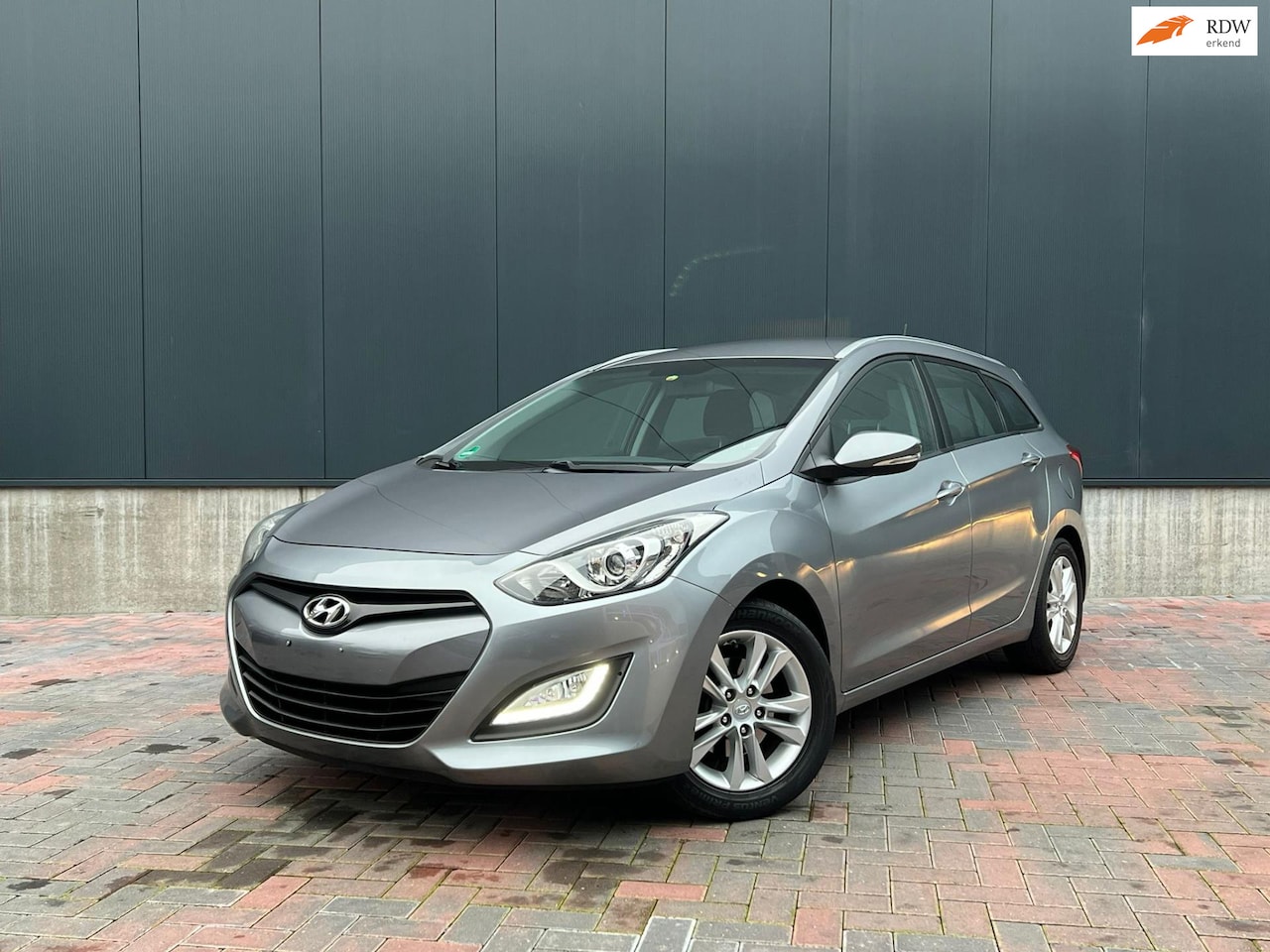 Hyundai i30 Wagon - 1.4 FIFA World Cup Edition * Navi * Cruise * Led * Goed Onderhouden - AutoWereld.nl