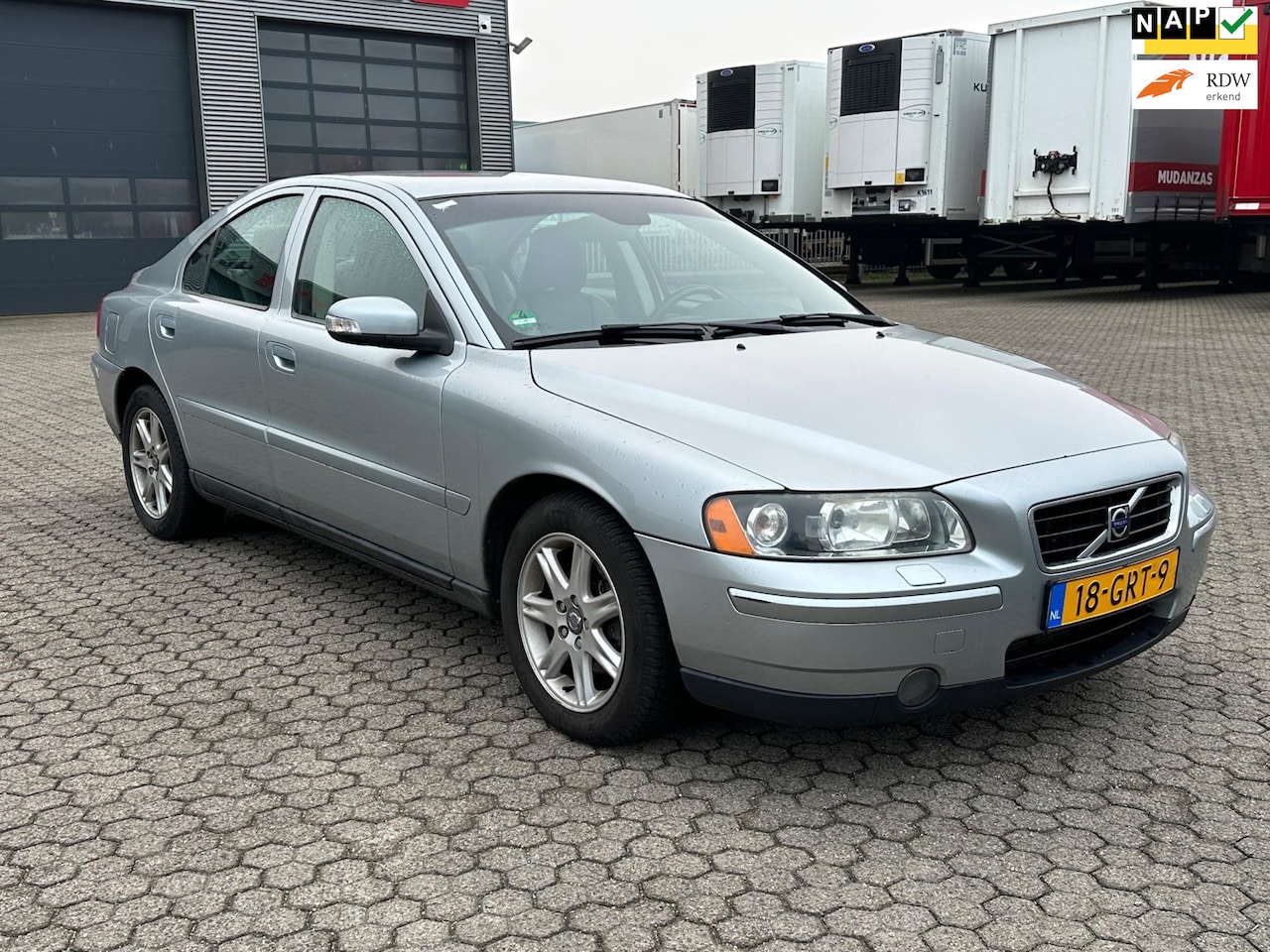 Volvo S60 - 2.4D Momentum airco! Nette auto! - AutoWereld.nl