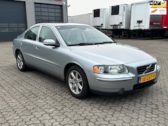 Volvo S60 - 2.4D Momentum airco Nette auto