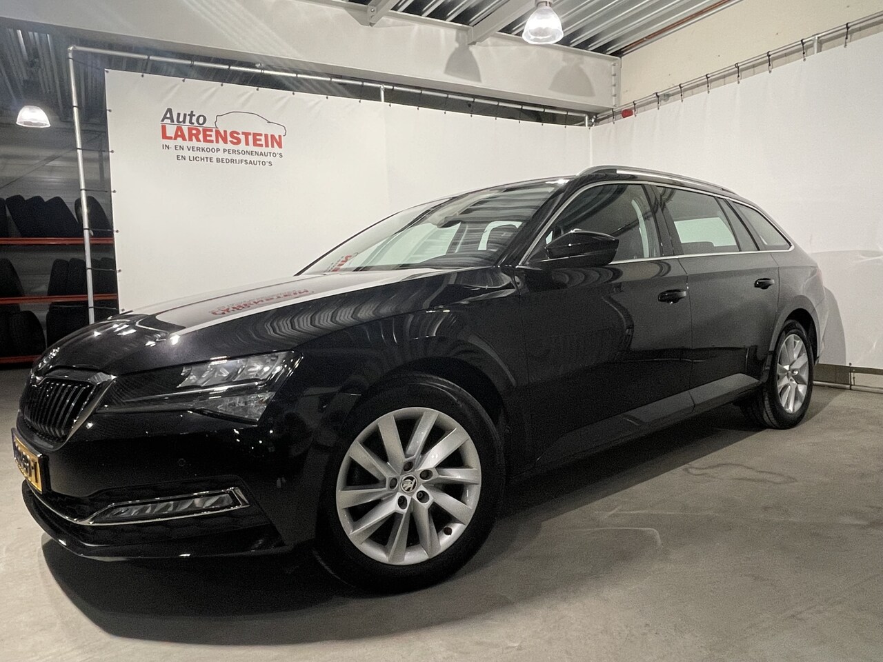 Skoda Superb Combi - 1.5 TSI ACT 150pk Business Edition DSG7 110kw Carplay / Elektr.A.Klep / Adapt. Cruise C. / - AutoWereld.nl