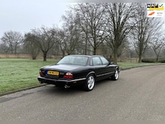 Jaguar XJ - 3.2 V8 Smetteloos mooi NAP 128.416 km. Sportpack