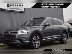 Volkswagen Touareg - 3.0 TSi eHybrid 4MOTION Panorama, Matrix LED, Luchtvering, Trekhaak, Dynaudio, 21 inch