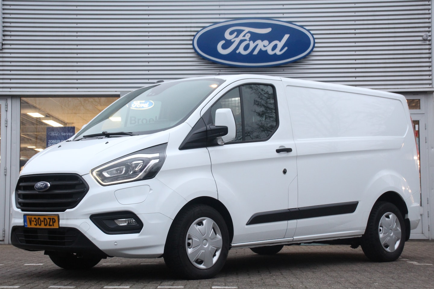 Ford Transit Custom - 340 1.0EB PHEV AUTOMAAT | PLUG-IN HYBRIDE | CAMERA | DEALER OH! | WINTERPACK | APPLE CARPL - AutoWereld.nl