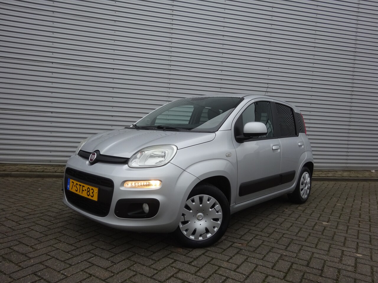 Fiat Panda - 0.9 TwinAir Lounge Airco / Elektr. ramen / Cruise control / NAP - AutoWereld.nl