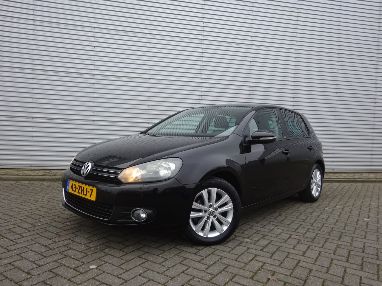 Volkswagen Golf - 1.6 TDI Highline Airco / Stoelverw. / Navi / Parkeers. - AutoWereld.nl