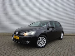 Volkswagen Golf - 1.6 TDI Highline Airco / Stoelverw. / Navi / Parkeers