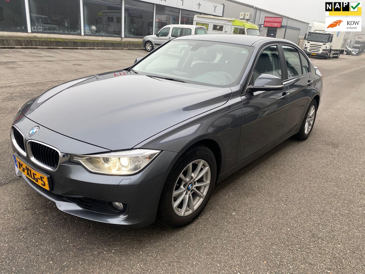 BMW 3-serie - 320i High Executive 320i High Executive - AutoWereld.nl