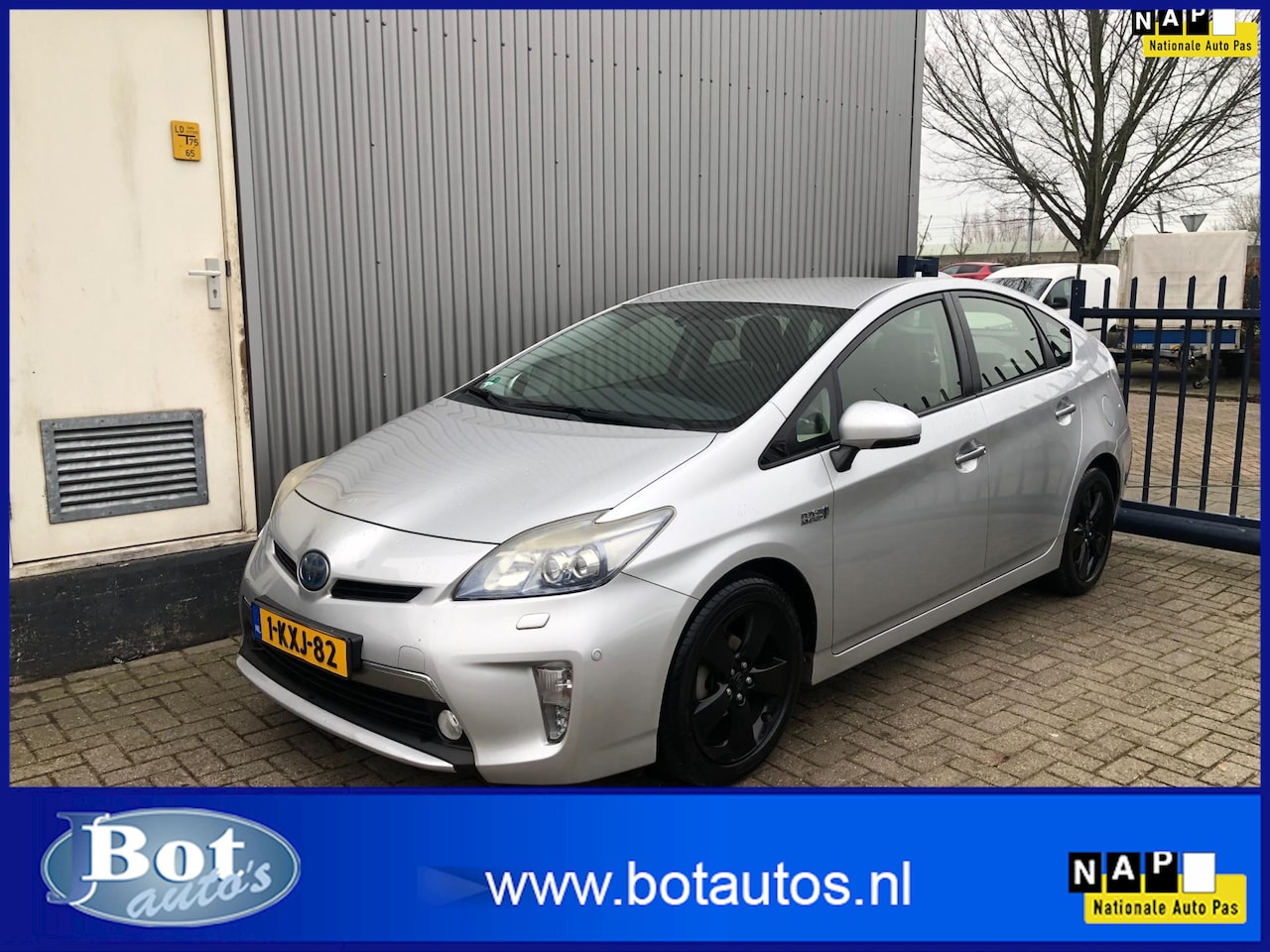 Toyota Prius - 1.8  Plug-in Executive Business 1.8 Plug-in Executive Business - AutoWereld.nl