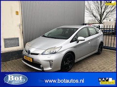 Toyota Prius - 1.8 Plug-in Executive Business / LEDER / NAVIGATIE / STOELVERWARMING / NL-AUTO / CRUISE /