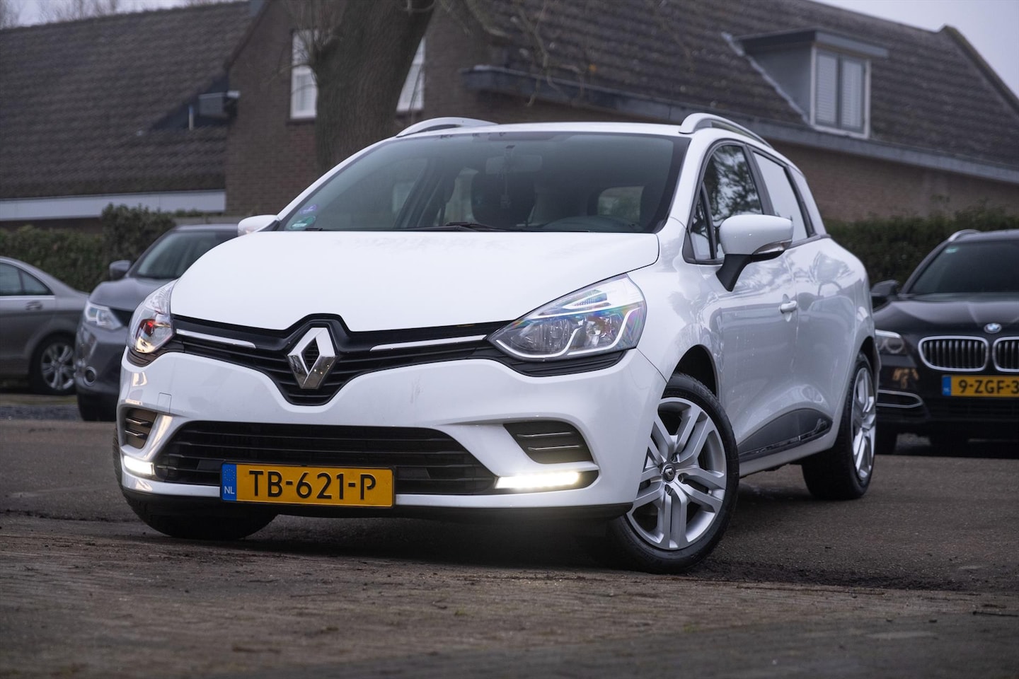 Renault Clio Estate - Energy TCe 90pk S&S Life bovag garantie rijklaar - AutoWereld.nl