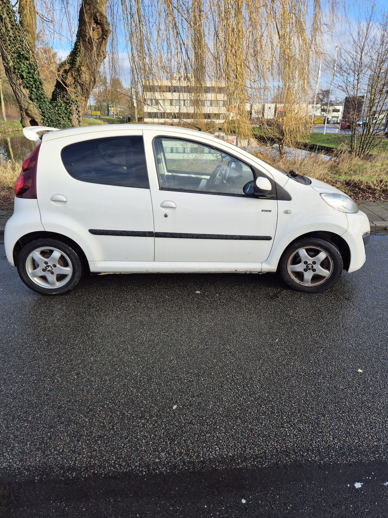 Peugeot 107 - 1.0 Sportium - AutoWereld.nl