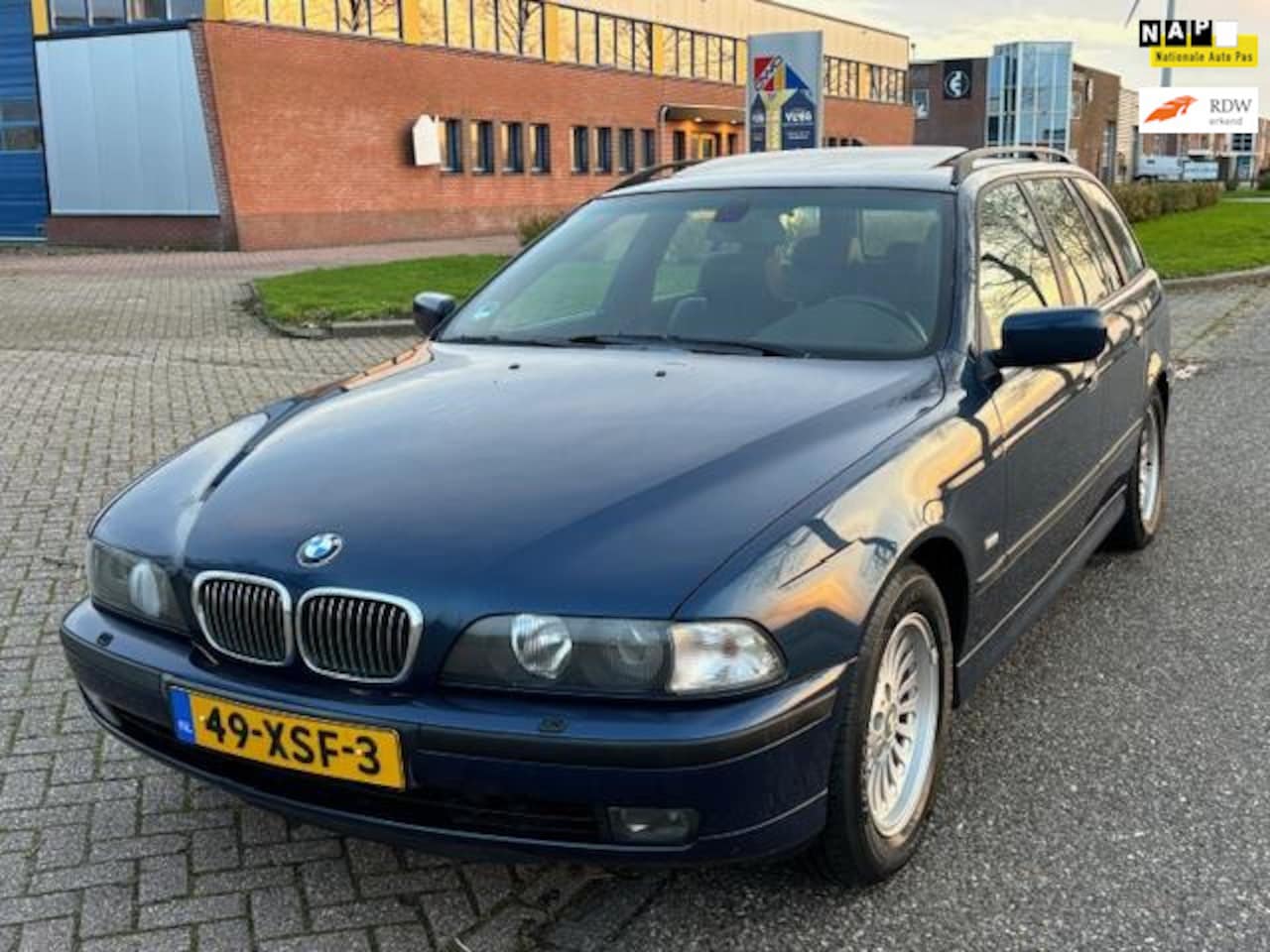 BMW 5-serie Touring - 523i Executive Automaat ECC Audio/CD Electric pakket LMV 16" Leder PDC Schuif/Kanteldak De - AutoWereld.nl