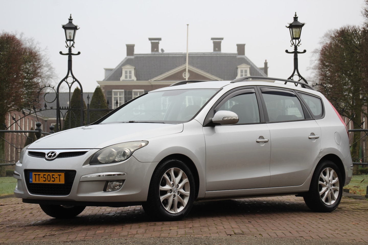 Hyundai i30 CW - I 30CW AUTOMAAT | LEDER/STOF | CLIMA | PARK SENS | LM. VELGEN | TREKHAAK | PERFECT ONDERHO - AutoWereld.nl