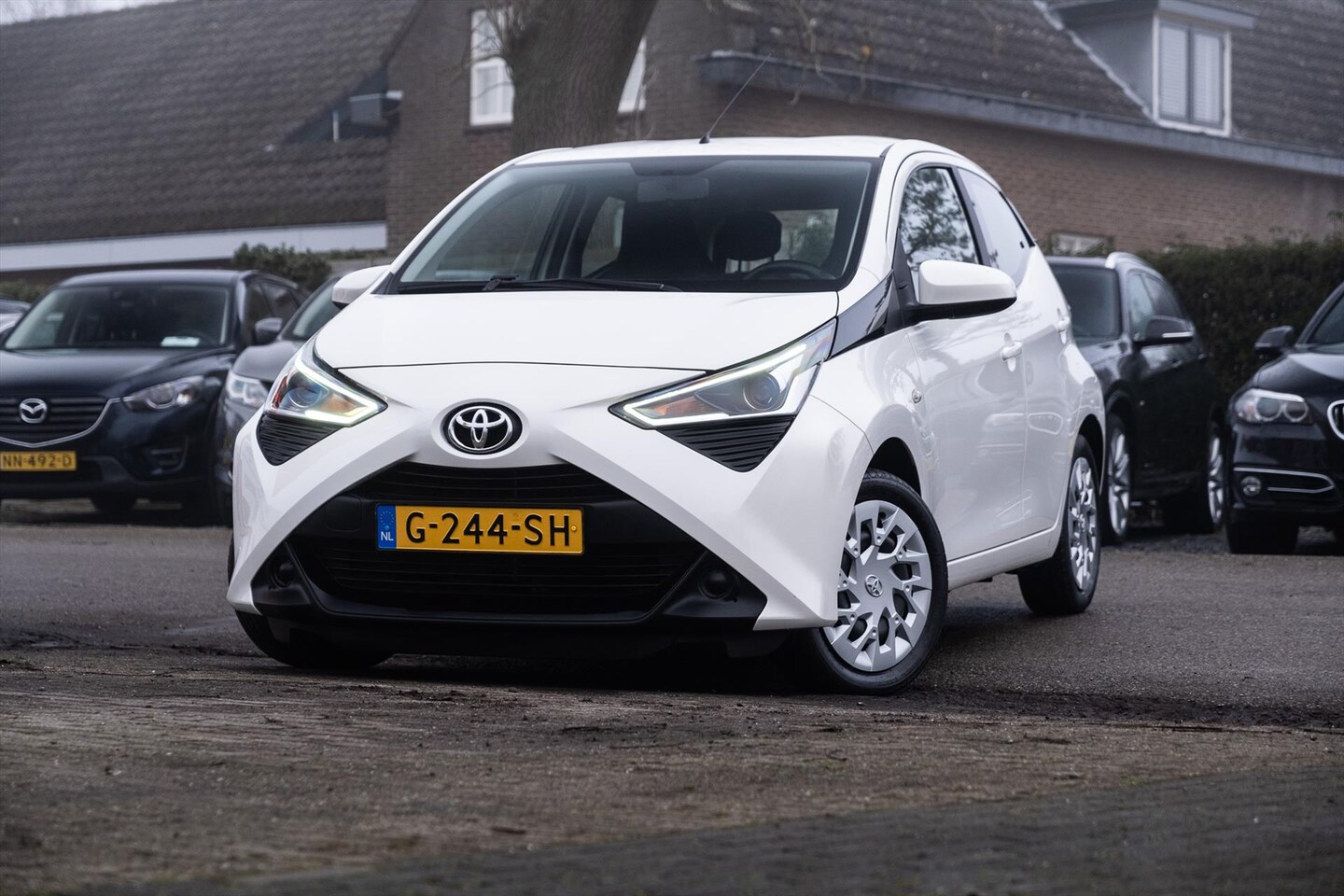 Toyota Aygo - 1.0 VVT-i 72pk 5D x-play bovag garantie rijklaar - AutoWereld.nl