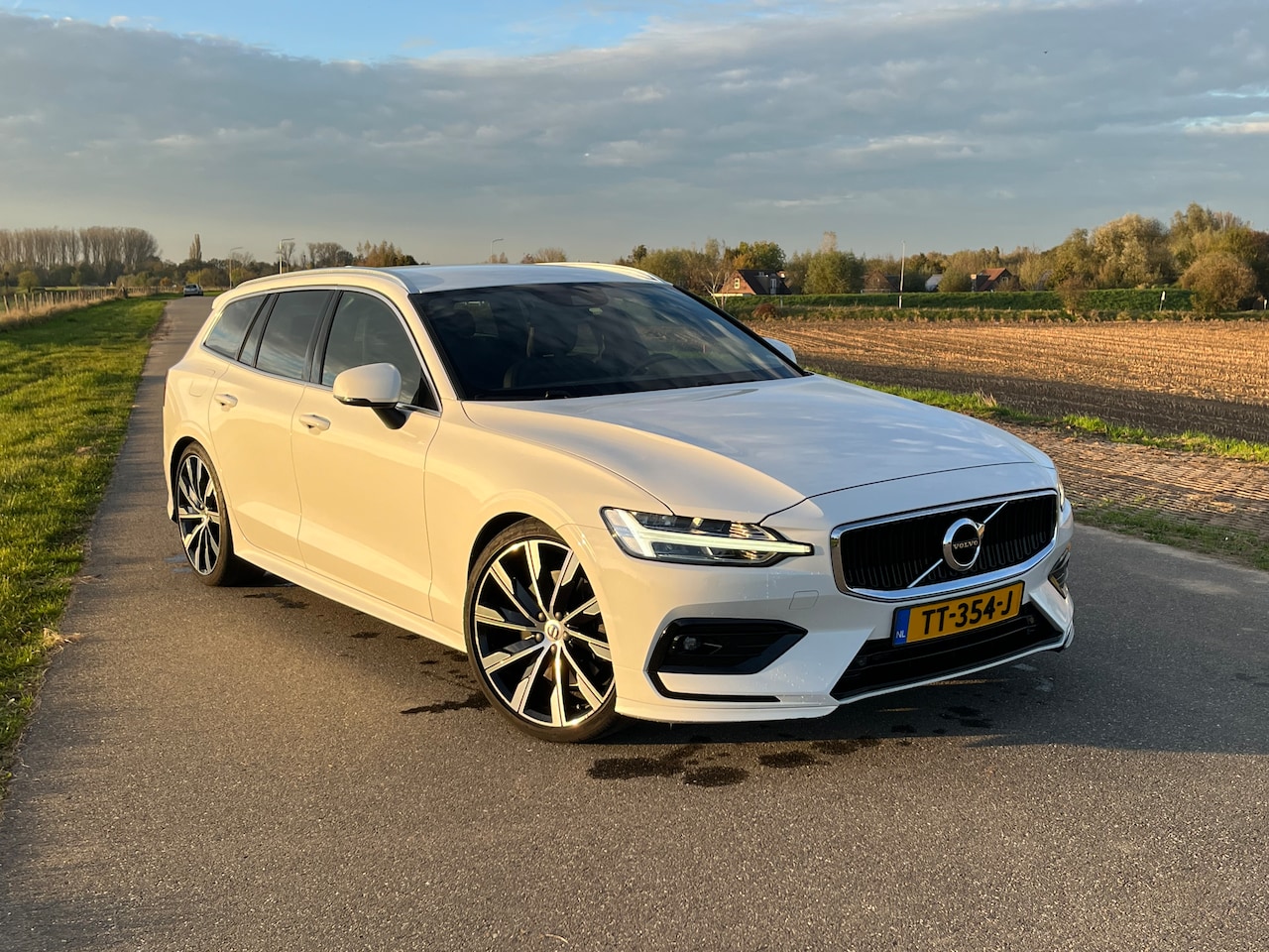 Volvo V60 - 2.0 T5 Momentum - AutoWereld.nl