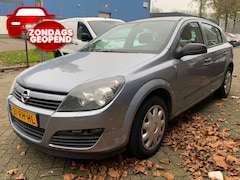 Opel Astra - 1.6 Essentia|5 Deurs|Airco|