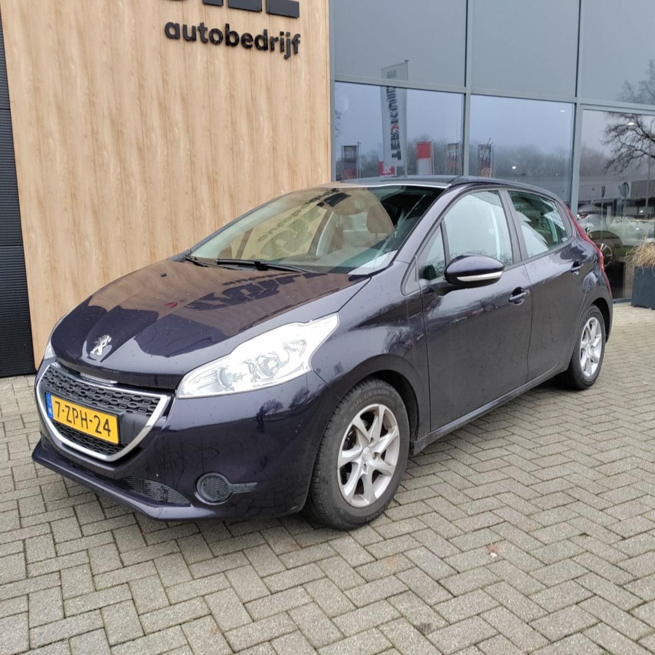 Peugeot 208 - 1.2 VTI ALLURE 2014 Pano/D-riem/5drs/Stoelverw! - AutoWereld.nl