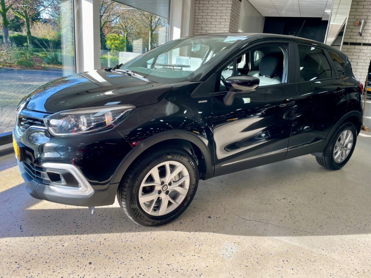 Renault Captur - TCE LIMITED Navigatie AIRCO / CRUISE / PDC / MULTIMEDIA / LED - AutoWereld.nl