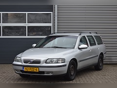 Volvo V70 - 2.4 / AIRCO / STOELVERWARMING / CRUISE CONTROL