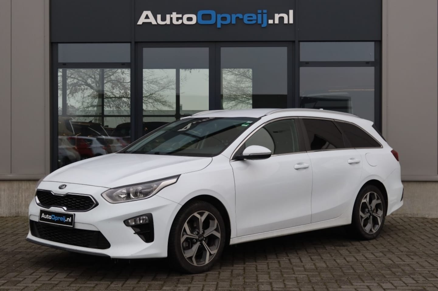 Kia Cee'd Sportswagon - 1.0 T-GDI Sportswagon DynamicLine NAVI, Camera, half Leder, Lm V - AutoWereld.nl