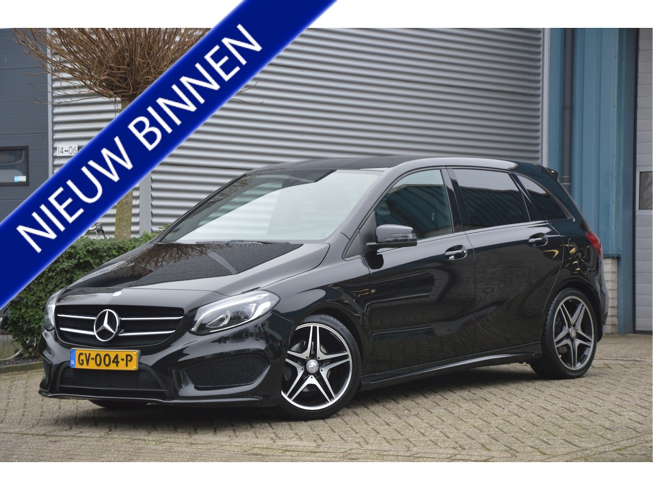 Mercedes-Benz B-klasse - 180 AMG-LINE | XENON | NAVI | CAMERA | PDC | CRUISE | NIGHTPAKKET | ENZ - AutoWereld.nl