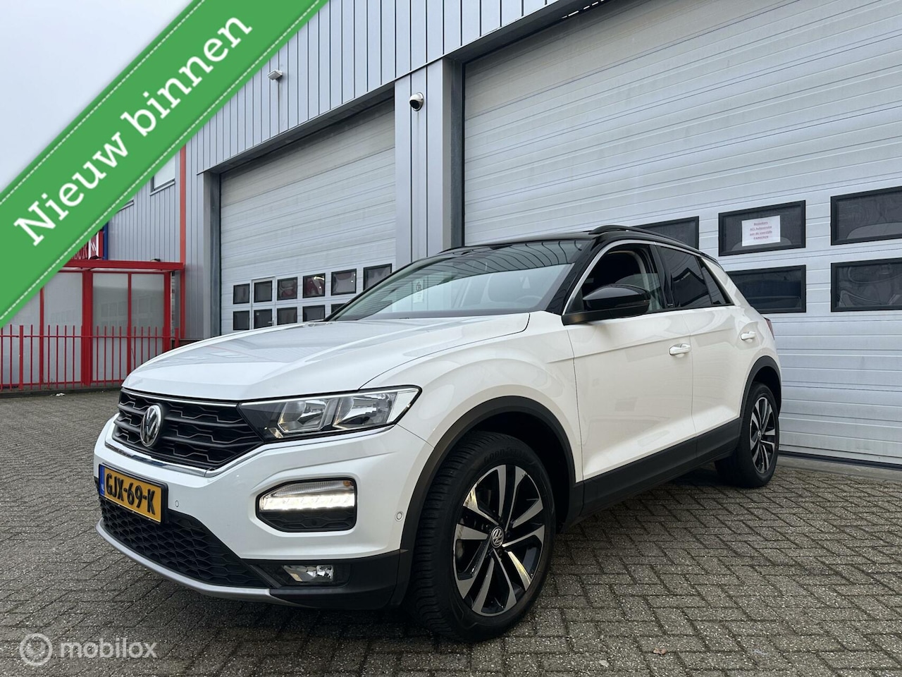 Volkswagen T-Roc - 1.5 TSI Style Business/Pano.Dak/Camera/LED - AutoWereld.nl