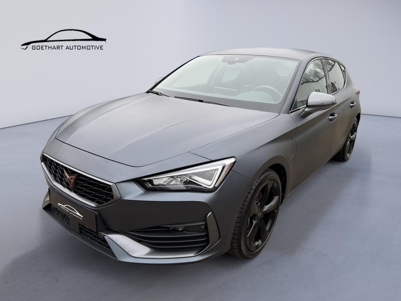 CUPRA Leon - 1.4 e-Hybrid MATTE Edition / 2027 Garantie / Matgrijs / Travel assist / Camera / Keyless - AutoWereld.nl