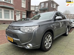 Mitsubishi Outlander - 2.0 PHEV Instyle+ Adaptief Cruise Standkachel Leer Camera